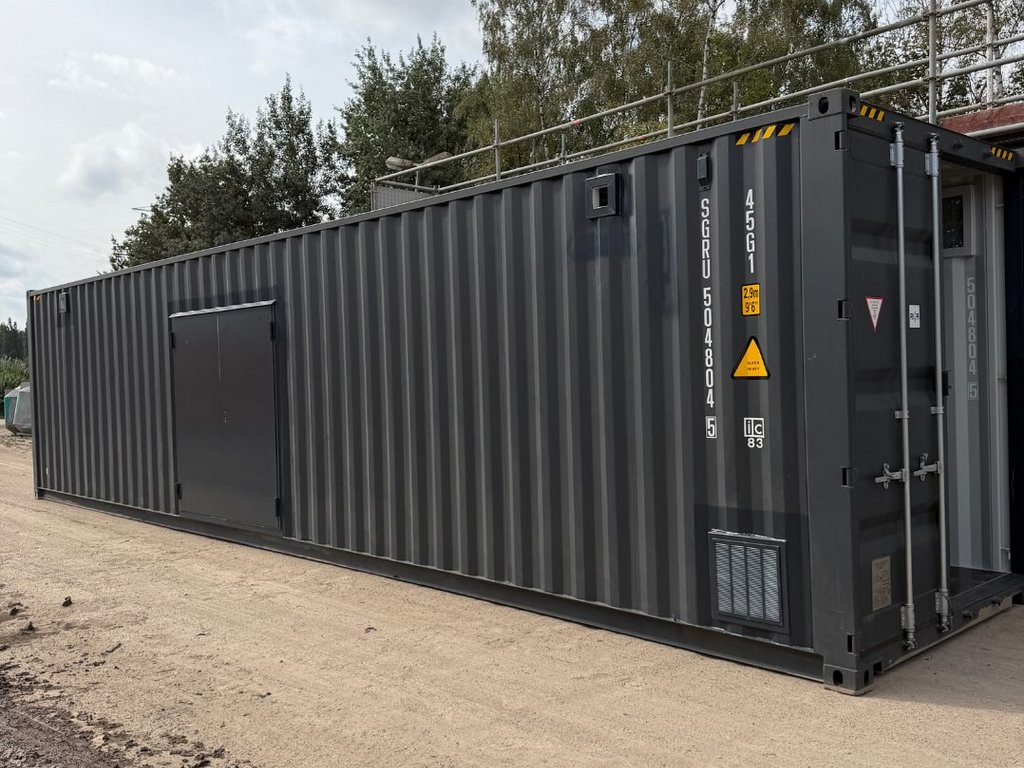 40-Fuß-High-Cube-Container individuell nach Kundenanforderung umgebaut
